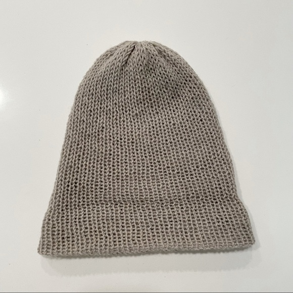 Hand knitted wool toque - Picture 3 of 3